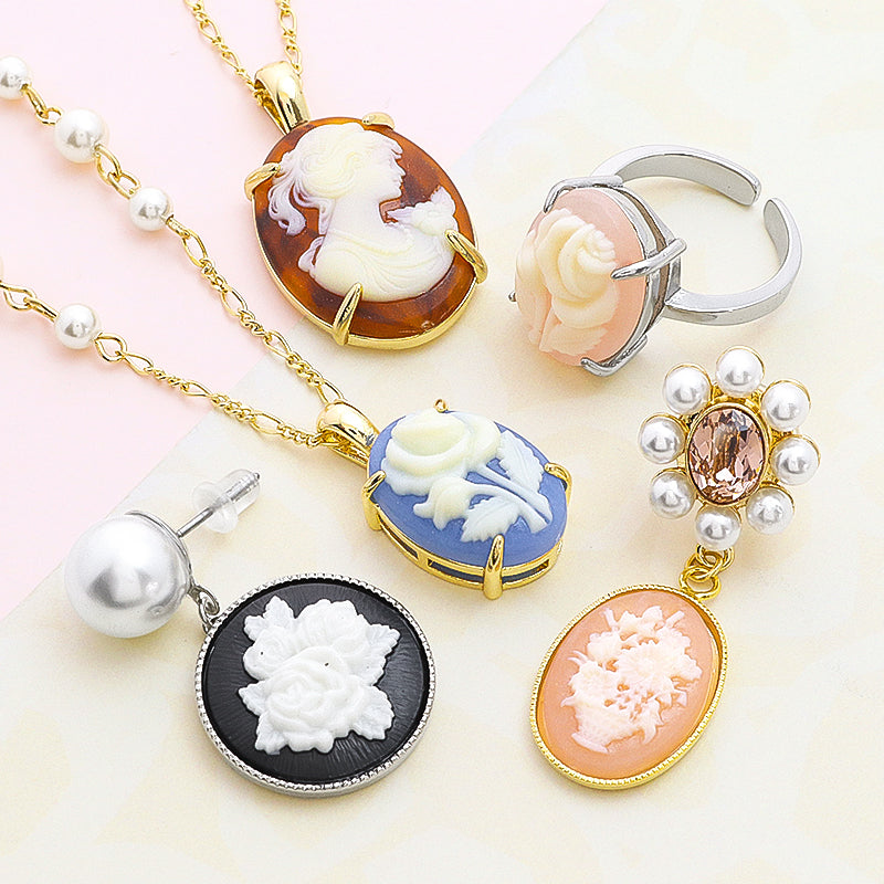 German Cameo Round Double Rose Black Matte/White