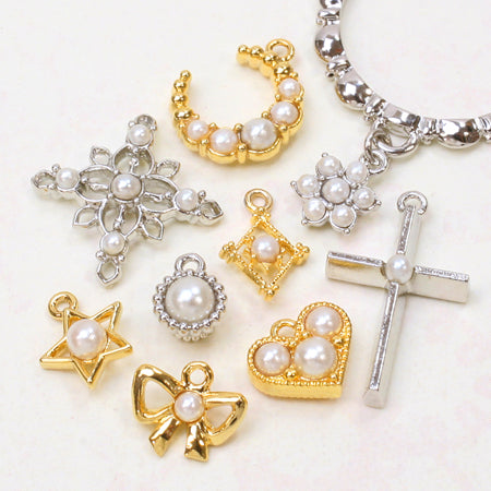 Domestic character charm with pearl/G/G