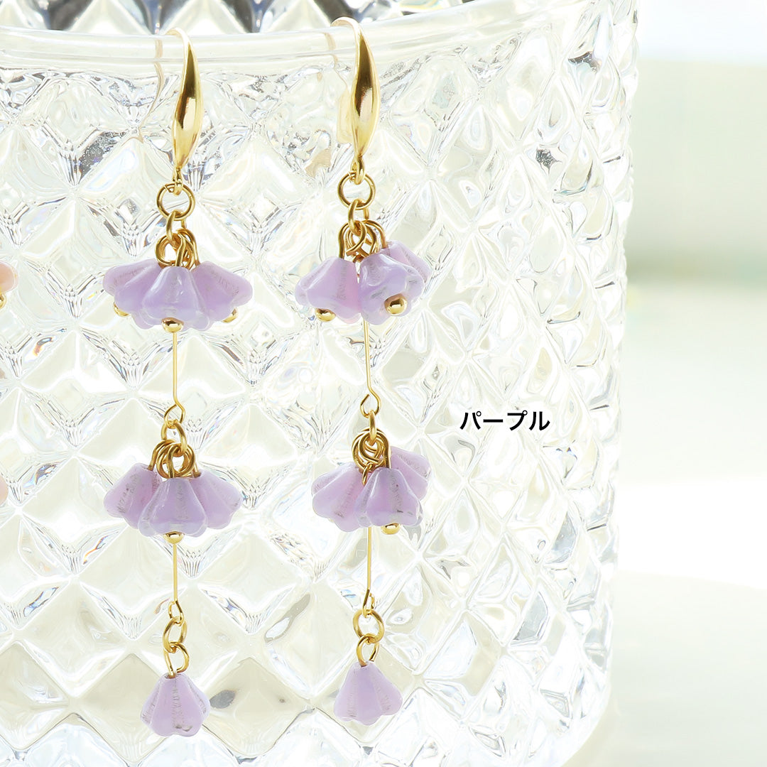 材料表No.ER0347 チェコビーズのフローラルスイングピアス