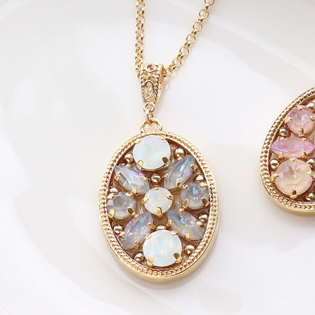 レシピNo.KR0277 クリスタルのオーバルフラワーネックレス
