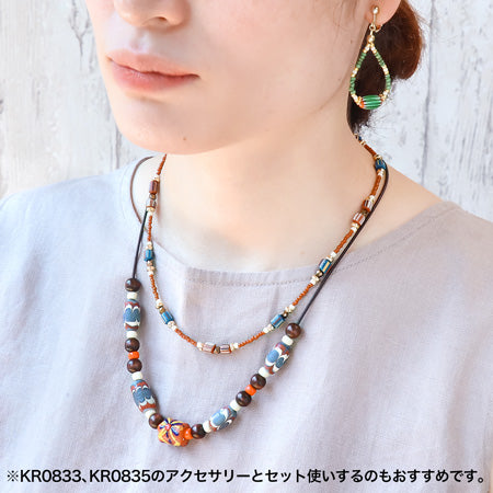 レシピNo.KR0834 アフリカントレードビーズのスウィングイヤーアクセサリー2種