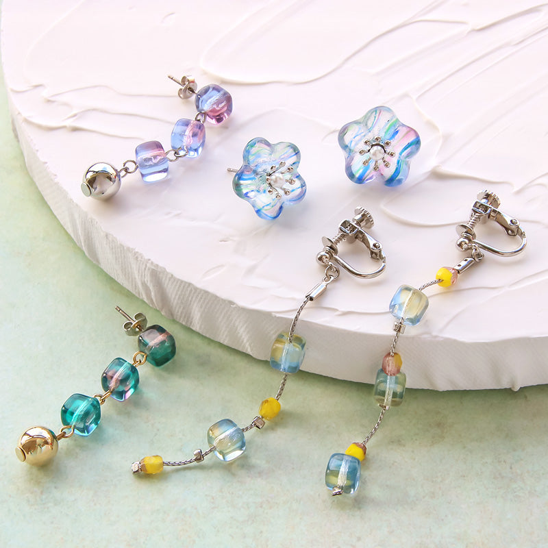レシピNo.KR0881 チェコビーズのクリアイヤーアクセサリー3種