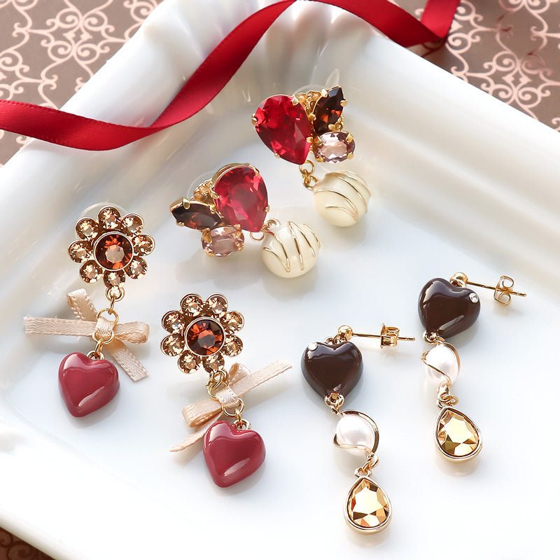 Recipe No.KR1320Kiwa crystalsand 3 types of charm bonbon chocolate earrings