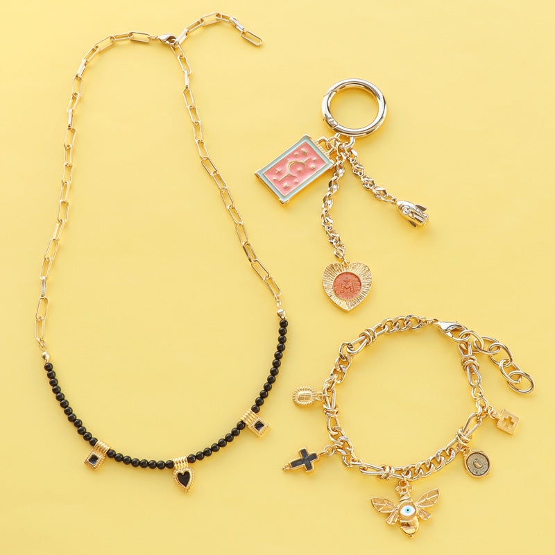 Greek Charm Matty Bee White/G