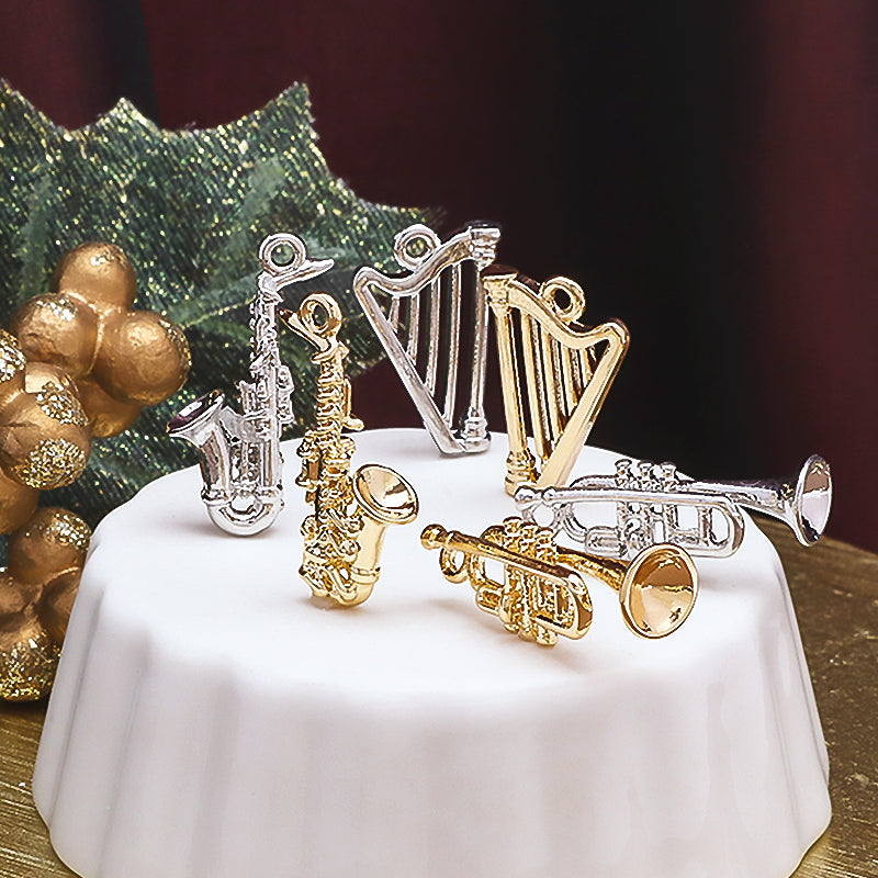 Charm trumpet rhodium color