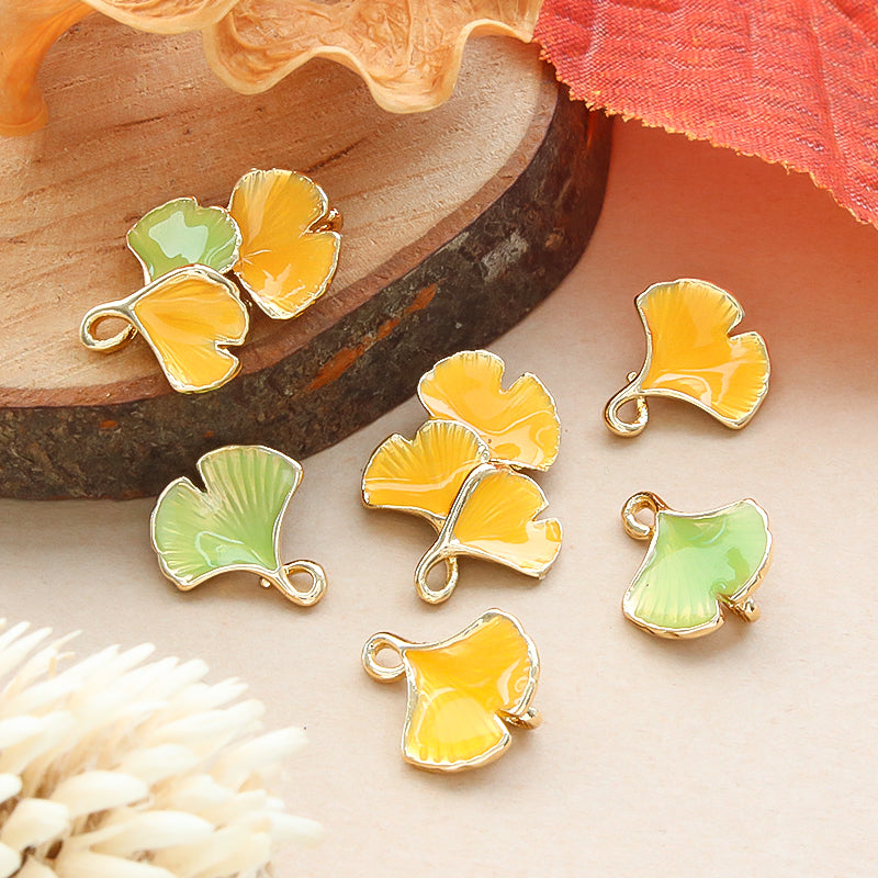 Charm Ginkgo with back ring Green/G