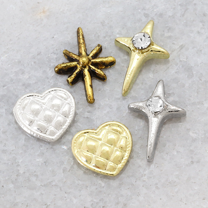 Mini Metal Parts Quilted Heart Gold
