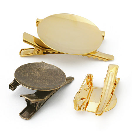 Brooch stand with round plate hair clip gold