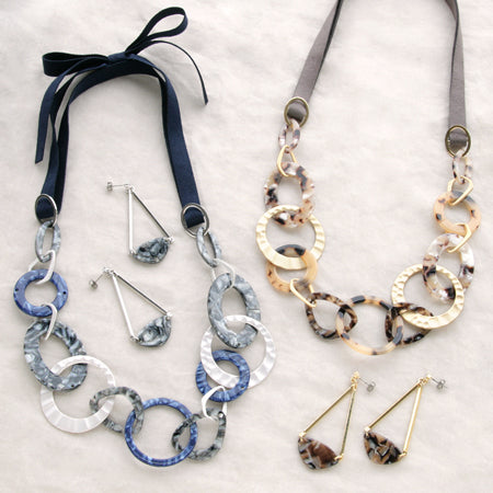 Silky Triangle Brown Black Marble (BN/BK/MB) [Outlet]