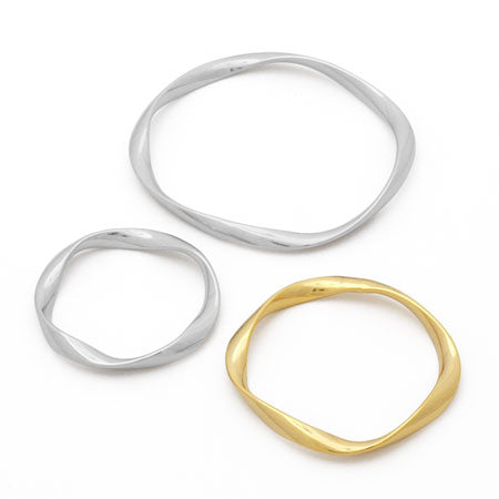 Metal Rings: Twist Square Rodium-Color