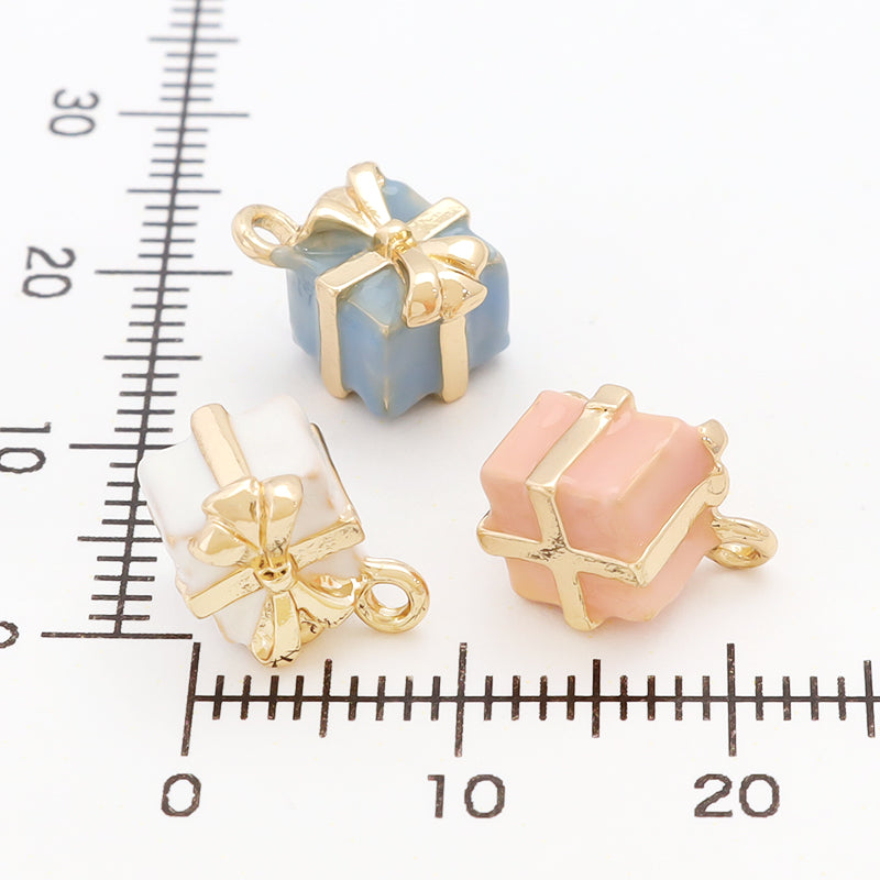 Charm Present White/G
