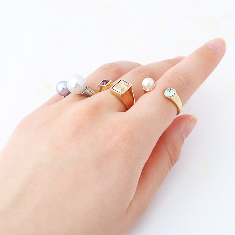 Fork ring stand with 2 gold