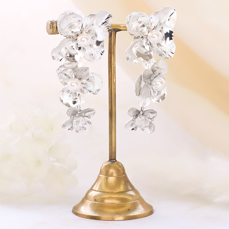 【KIWA BRIDAL】KBE-12 フラワーシャワー イヤリング　シルバー