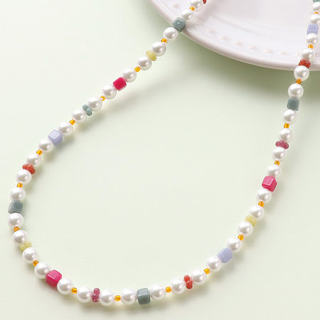 レシピNo.KR0598　ドイツ製アクリルキュービックとシルキーパールのネックレス