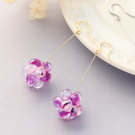 レシピNo.KR0757　ティアドロップビーズの紫陽花ビーズボールピアス