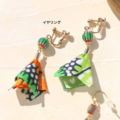 レシピ(図のみ)No.KR0832　アフリカントレードビーズとタッセルのイヤーアクセサリー