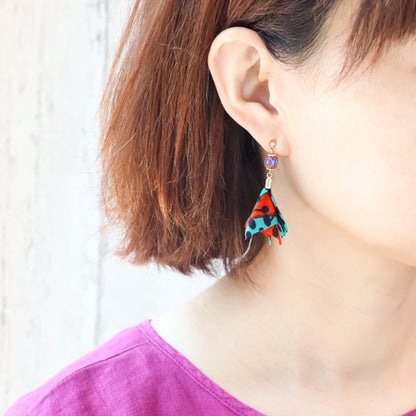 レシピ(図のみ)No.KR0832　アフリカントレードビーズとタッセルのイヤーアクセサリー