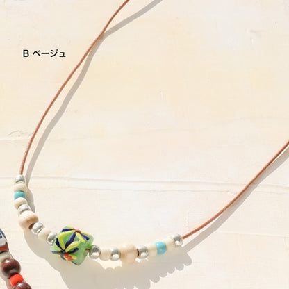レシピNo.KR0835　アフリカントレードビーズのレザーネックレス2種