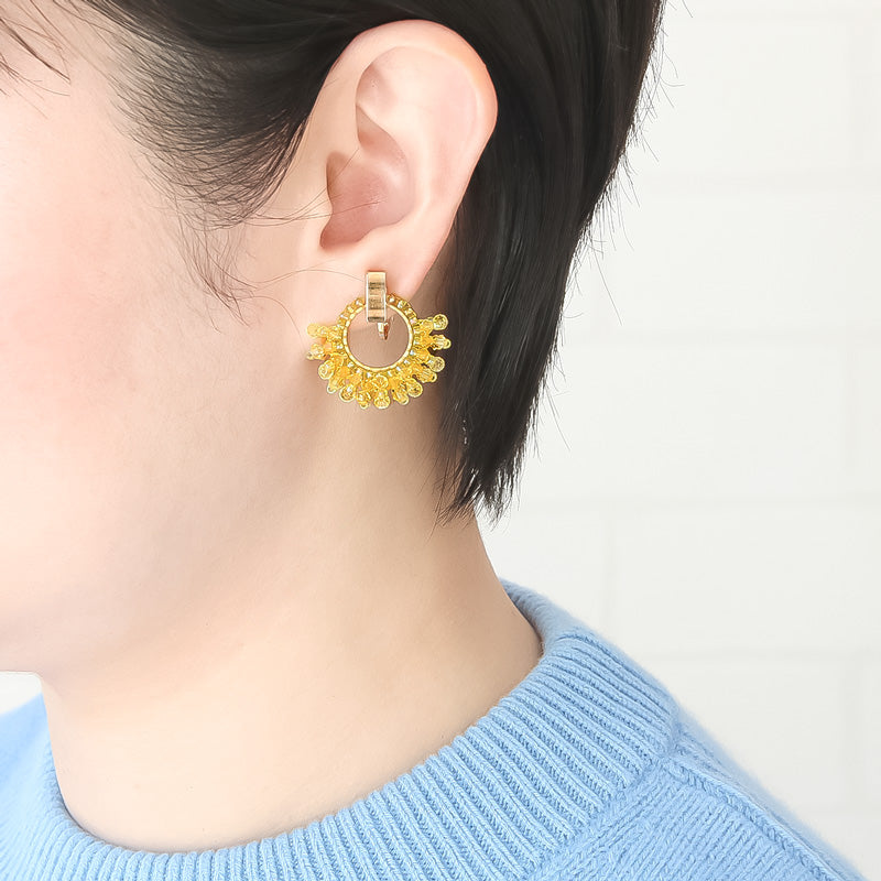 Recipe No.KR0933 Mimosa -style earrings made with bead stitch