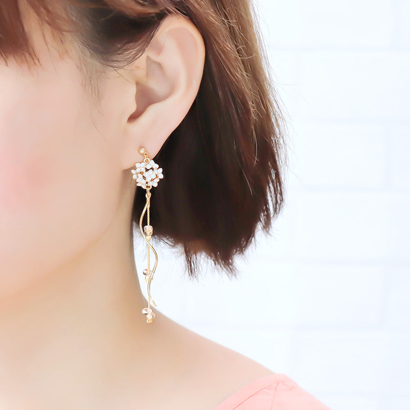 レシピNo.KR1191　チャーム紫陽花のピアス2種