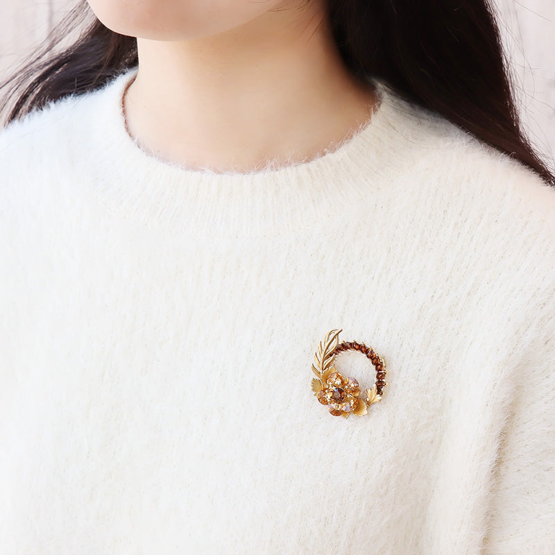 Recipe No.KR1321Kiwa crystalsand chocolate flower brooch with American charm.
