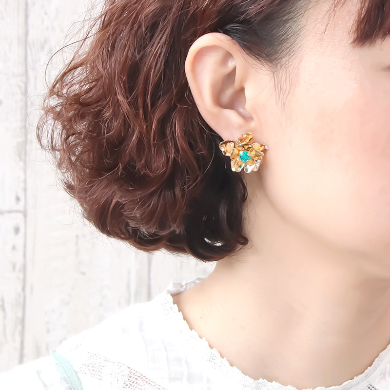 レシピNo.KR1352　貴和クリスタルのメタルフラワーピアス3種