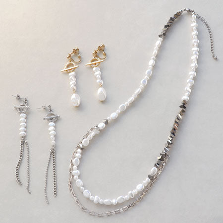 Resin Pearl Baroque Beans 7 White AB