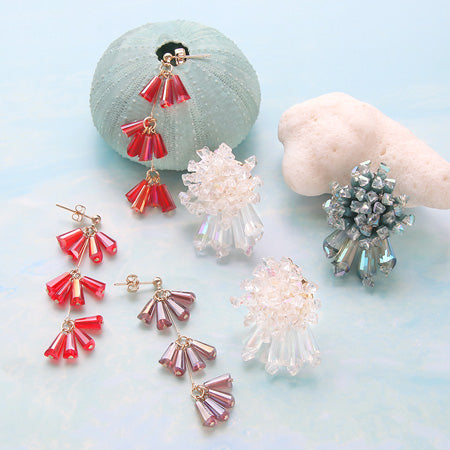 Glass cut beads pointed triangle clear green AB