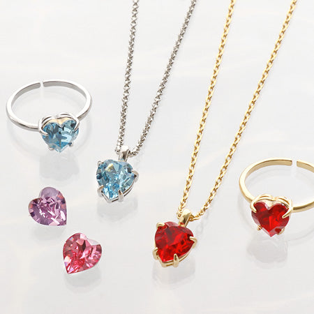 Ring stand with stone seat heart 