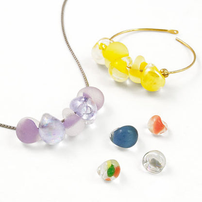 Teardrop beads white chocolate